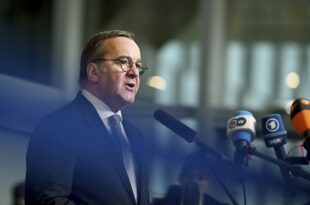 Nemeckí minister obrany Boris Pistorius. PHOTO: TASR - AP Photo/Harry Nakos