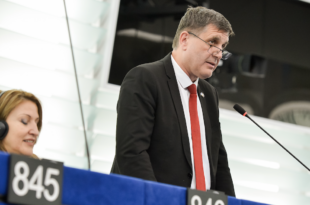 Branislav Ondruš, nezaradený poslanec Európskeho parlamentu /HLAS-SD/. PHOTO: European Union 2025.