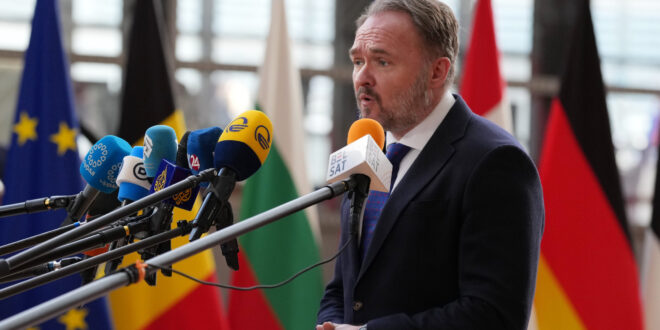 Eurokomisár pre energetiku a bývanie Dan Jörgensen pred stretnutím ministrov členských krajín EÚ zodpovedných za energetiku. PHOTO: TASR (AP Photo/Virginia Mayo)