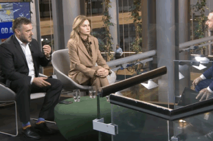 Michal Wiezik /PS, RE/ v diskusii s Monikou Beňovou /SMER-SD/ v relácii Európa od A po Z, TV JOJ. PHOTO: EAZ TV JOJ.